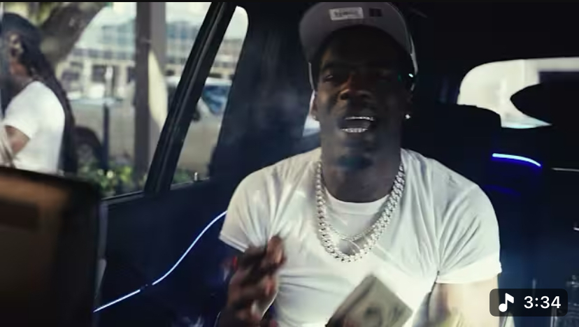 Nickoe (@Day1_Nickoe) – “Bunny Hop” (Video)